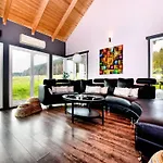 Beautiful With Heated Outdoor Pool Villa *