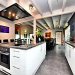 Beautiful With Heated Outdoor Pool Villa Manhay