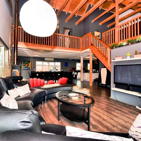 Beautiful With Heated Outdoor Pool