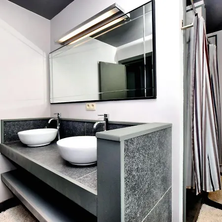 Beautiful With Heated Outdoor Pool * מנהיי