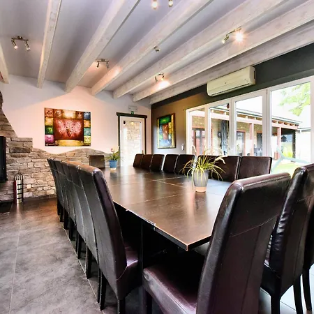 Beautiful With Heated Outdoor Pool Manhay