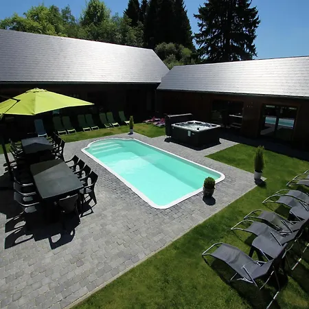 Beautiful With Heated Outdoor Pool فيلة Manhay