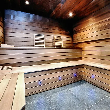 Βίλα Beautiful With Heated Outdoor Pool Manhay