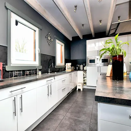 Beautiful With Heated Outdoor Pool Villa